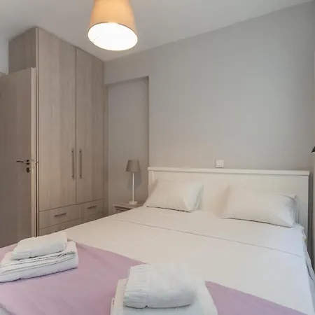 Cozy Apt. 2min From Metro Athens