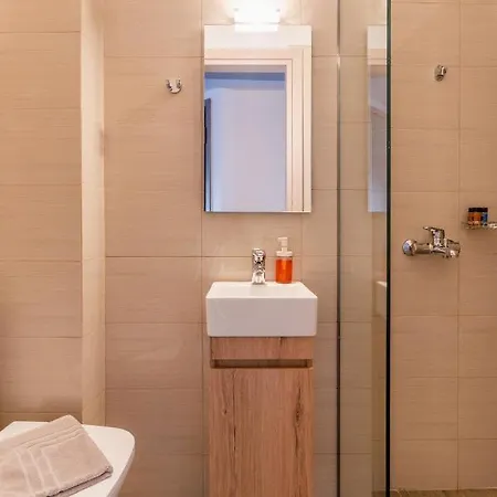 Cozy Apt. 2min From Metro *
